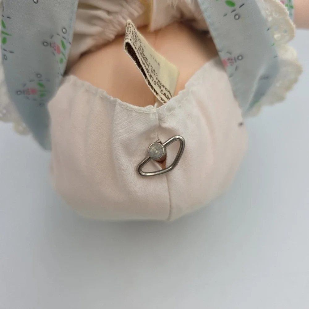 Precious Moments Applause 1991 ‎ Happy Mother's Day Musical Caroline Doll Moves